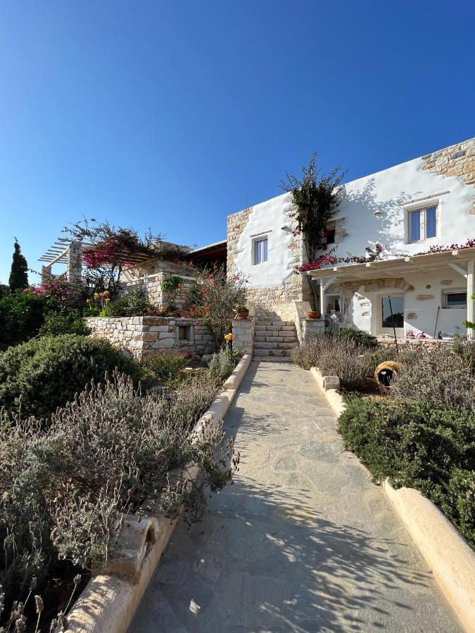 Stone Mina Hébergement de vacances Angairiá